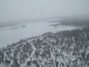 Зимнее озеро Тягомальто с вертолёта рядом с посёлком Вынгапуровский