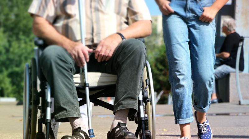 увеличение выплаты ухаживающим за инвалидами в 2019
